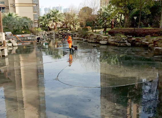 莲池景观池淤泥清理